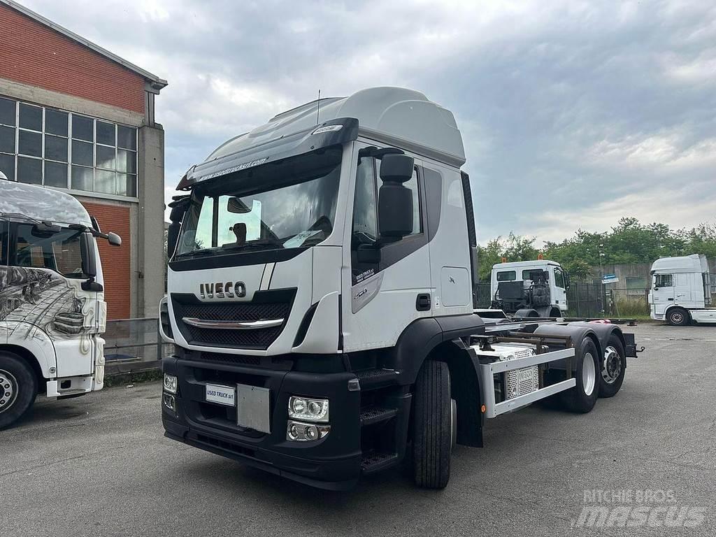 Iveco Stralis 460 Camiões de chassis e cabine