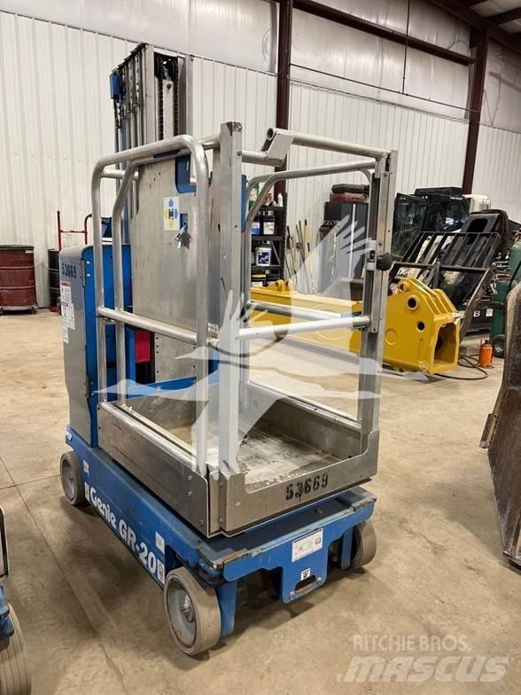 Genie GR20 Plataformas de Mastro Vertical