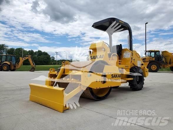 Sakai SV204TB Cilindros Compactadores monocilíndricos
