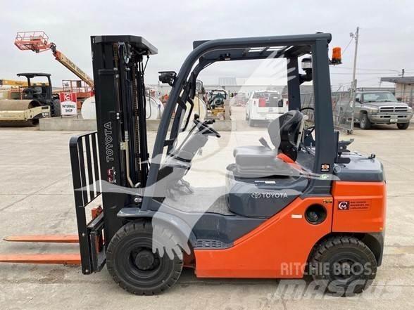 Toyota 8FGU25 Empilhadores Diesel