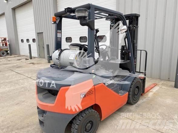 Toyota 8FGU25 Empilhadores Diesel