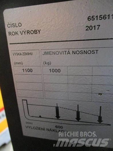 Toyota OSE 100W Preparadoras de encomendas de baixa elevação