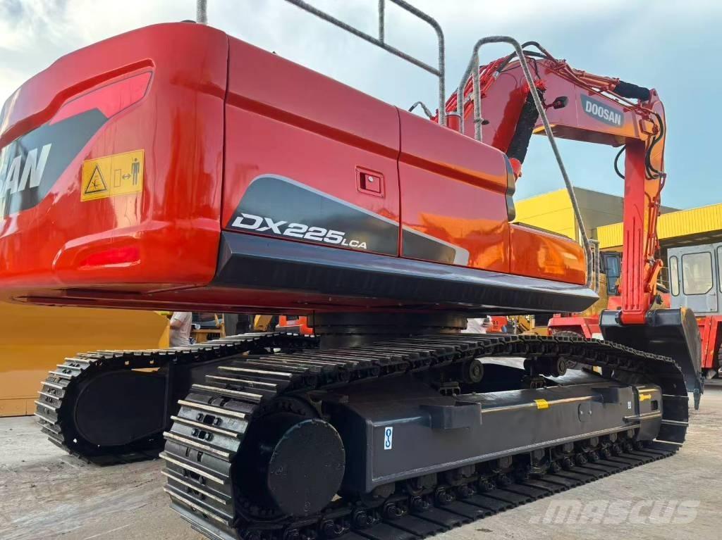 Doosan DX 225 LC Escavadeiras de esteiras