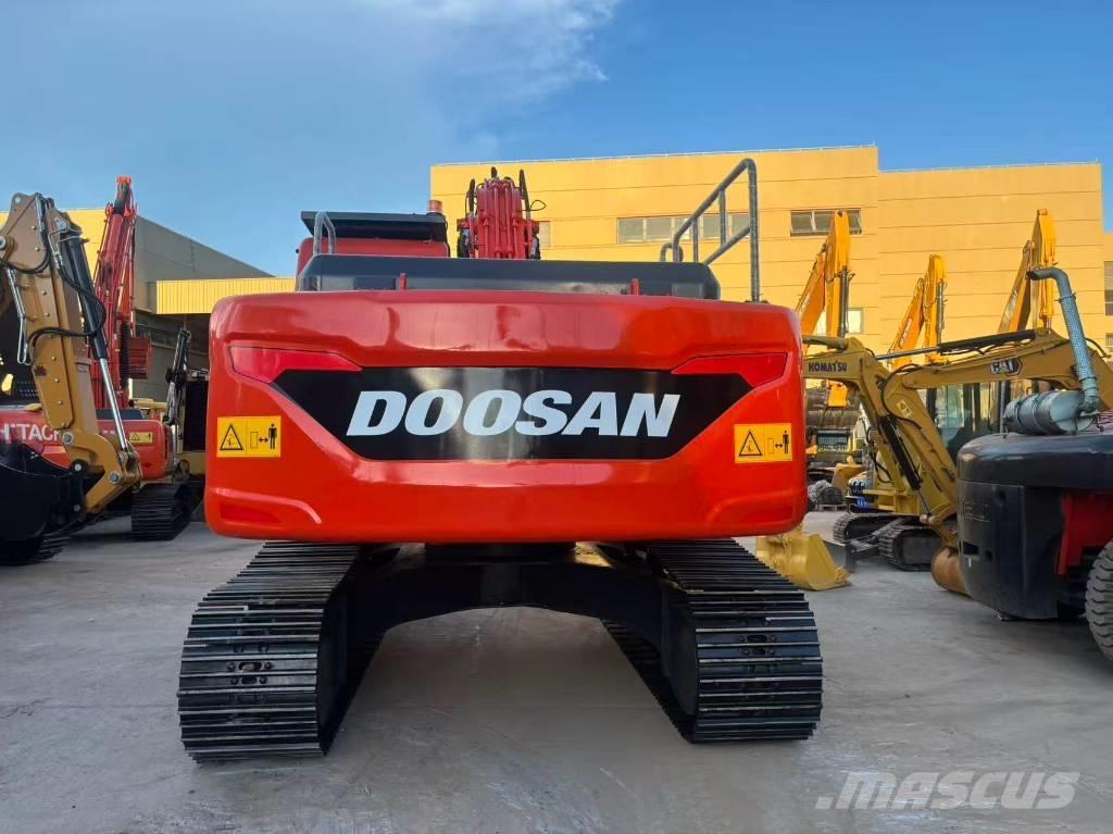 Doosan DX 225 LC Escavadeiras de esteiras