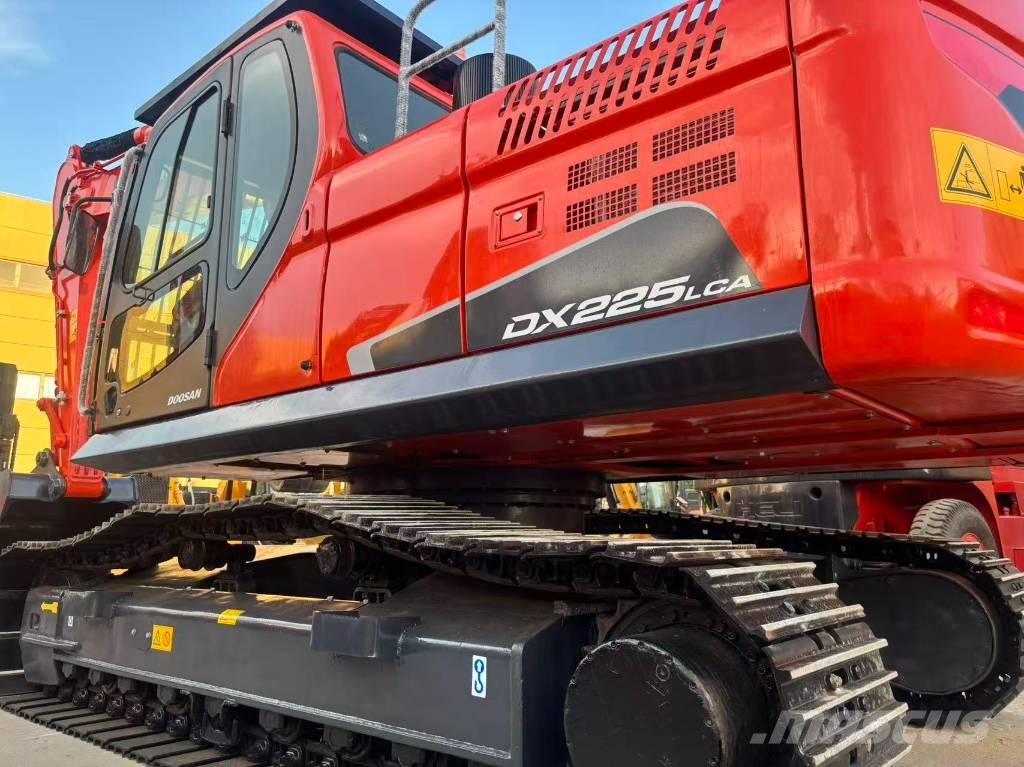 Doosan DX 225 LC Escavadeiras de esteiras