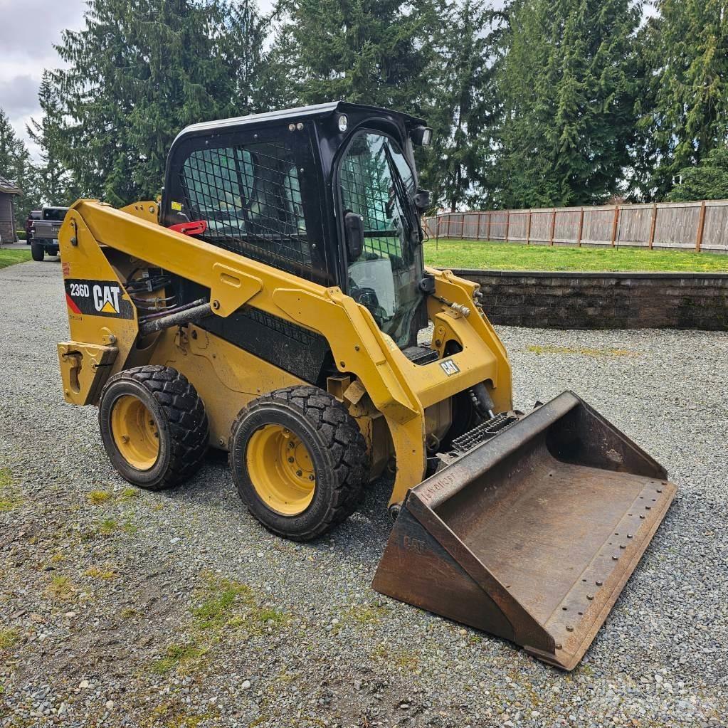 CAT 236D Minicarregadeiras