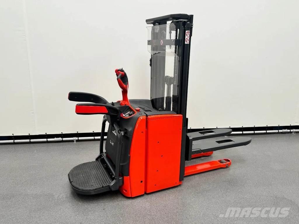 Linde L 14 AP Empilhador para operador externo