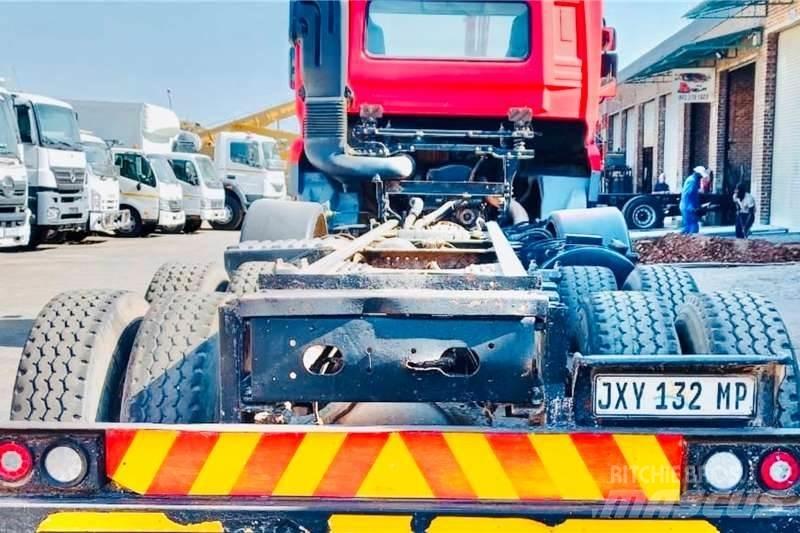 UD CGE 370 8x4 Outros Camiões