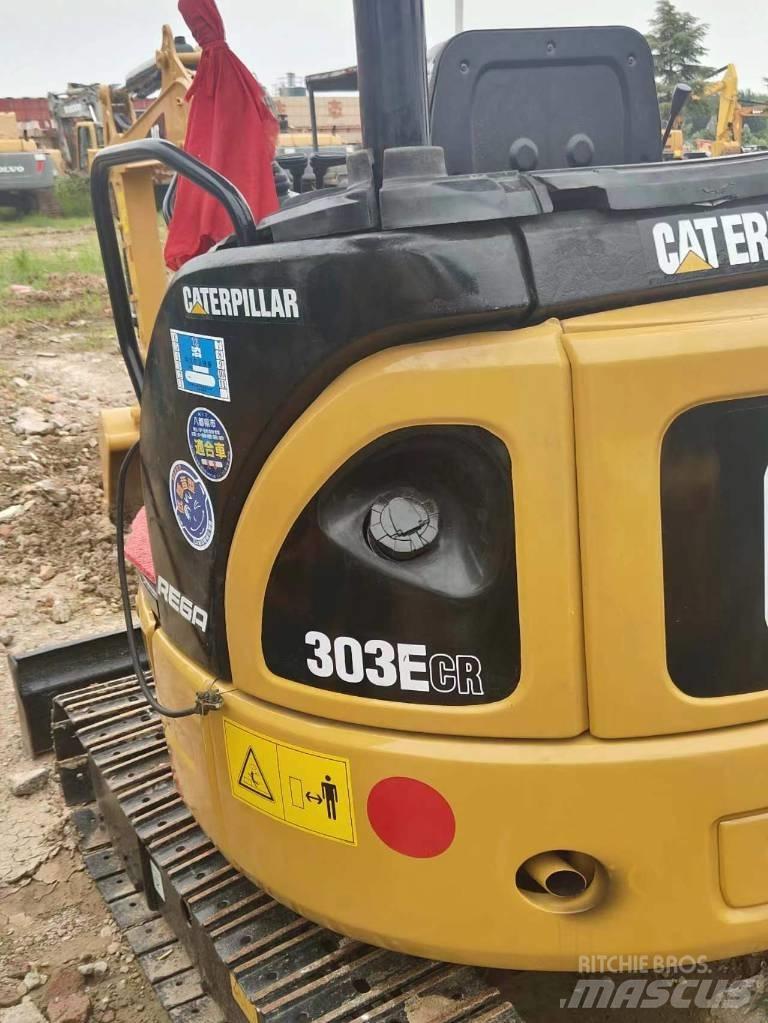 CAT 303 Miniescavadeiras