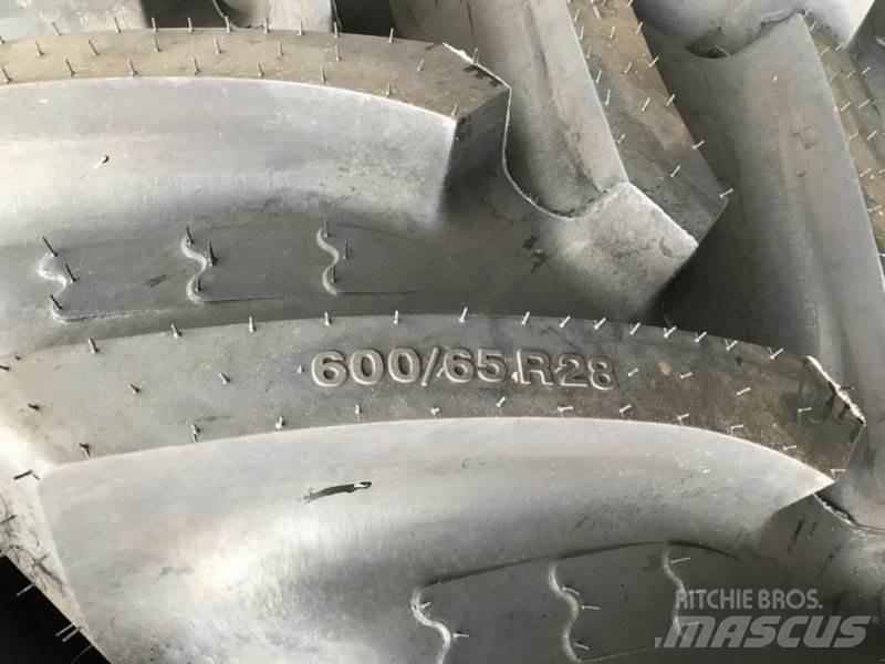 BKT 600/65R28 Pneus Agrícolas