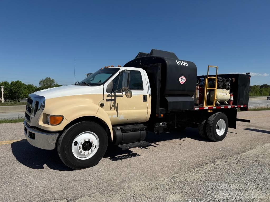 Ford F 750 XLT Camiões Municipais / Uso Geral