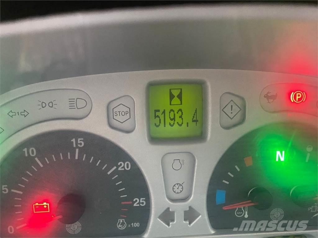 Steyr 6135 Profi Tratores Agrícolas usados