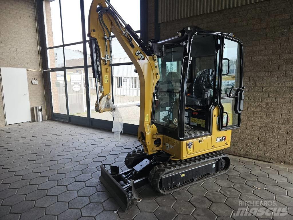 CAT 301.8 Miniescavadeiras