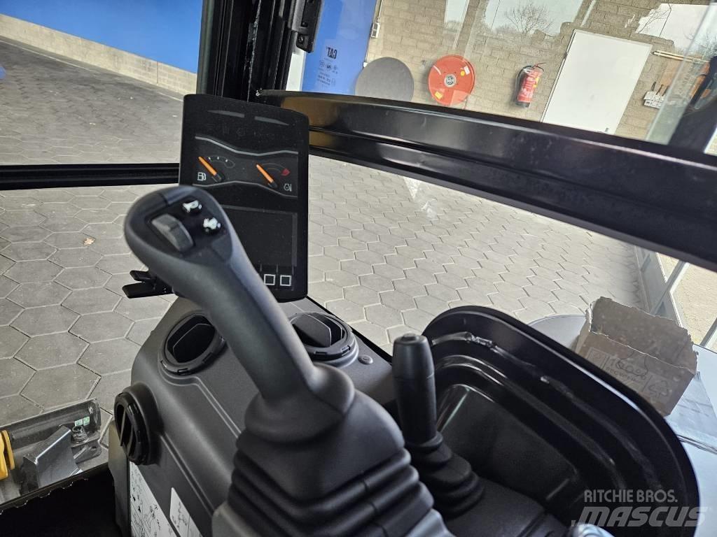 CAT 301.8 Miniescavadeiras