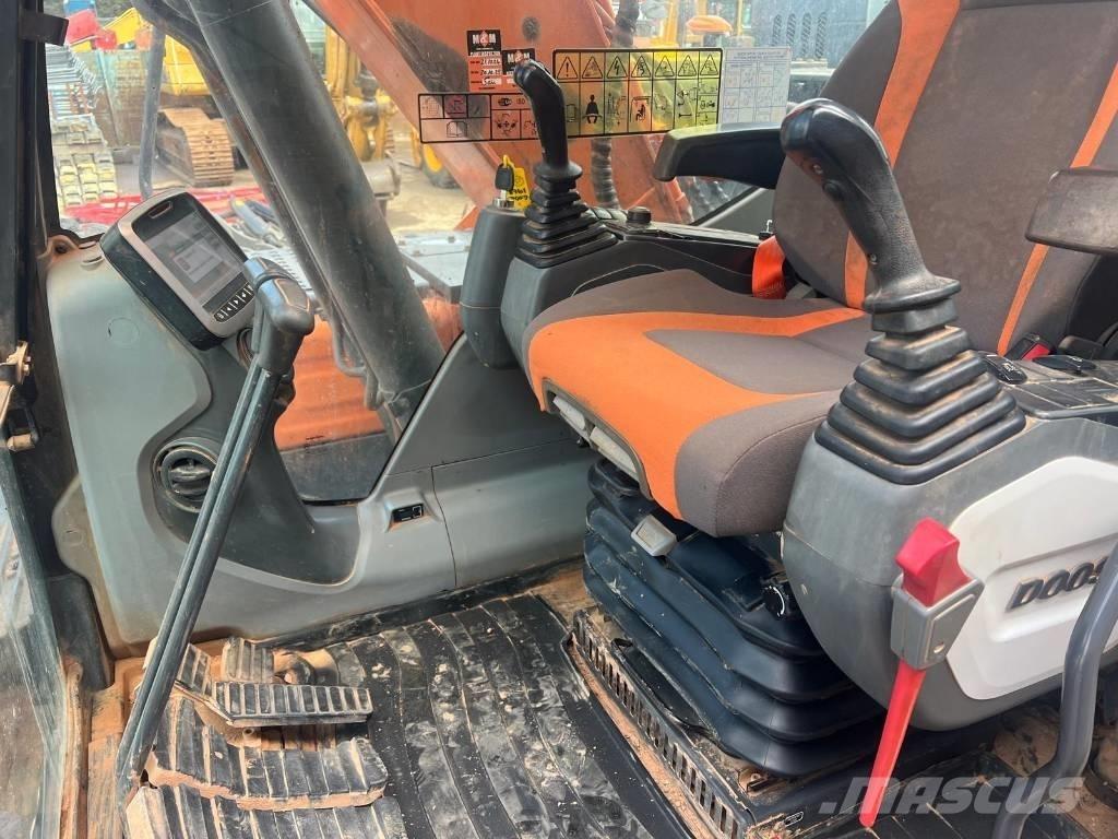 Doosan DX 140 LC Escavadeiras de esteiras