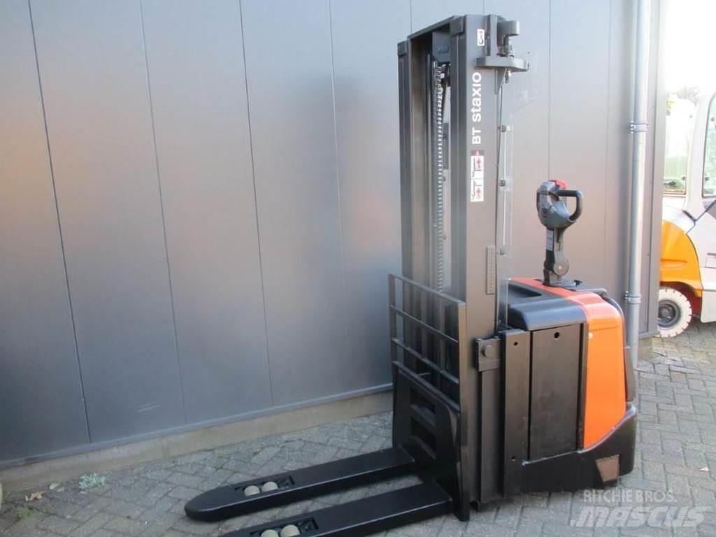 BT SPE 160L Empilhador para operador externo