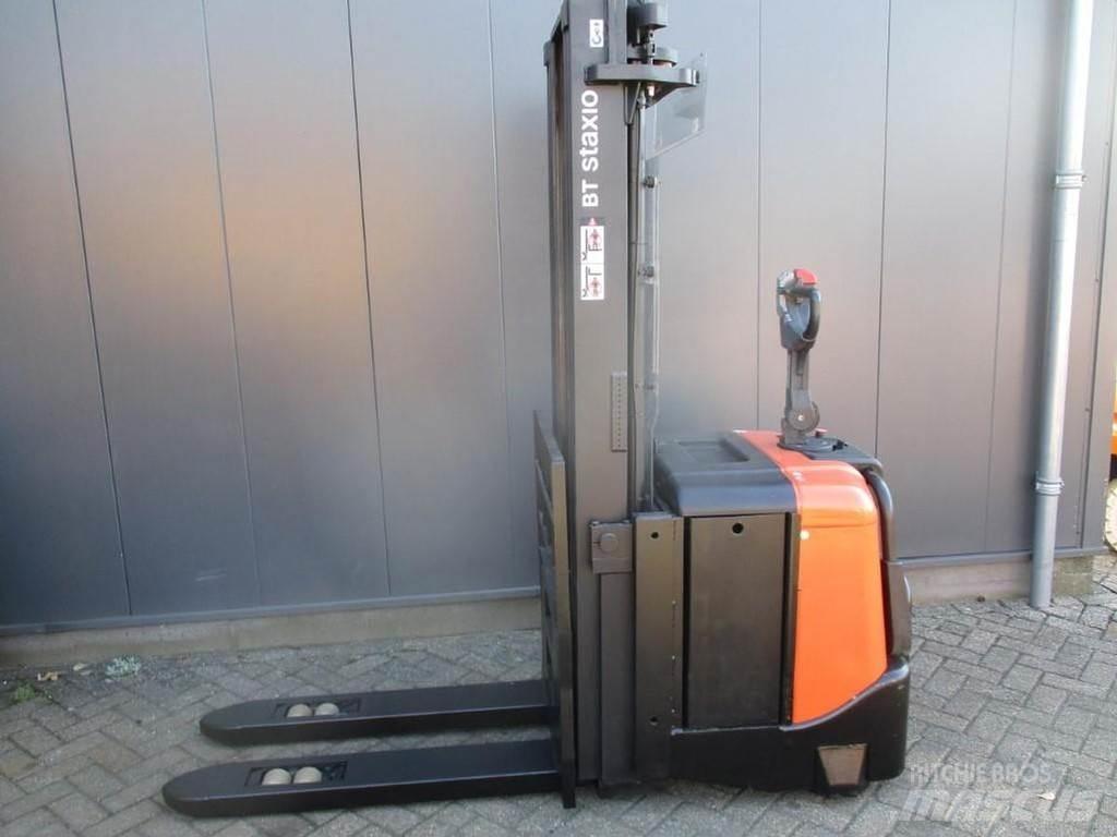 BT SPE 160L Empilhador para operador externo