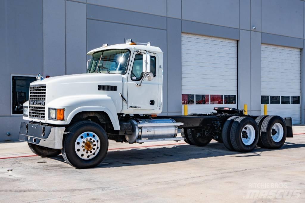 Mack CHN 613 Cavalos Mecânicos