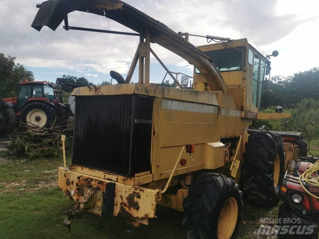 New Holland 2305 Forrageiras auto-propulsionadas