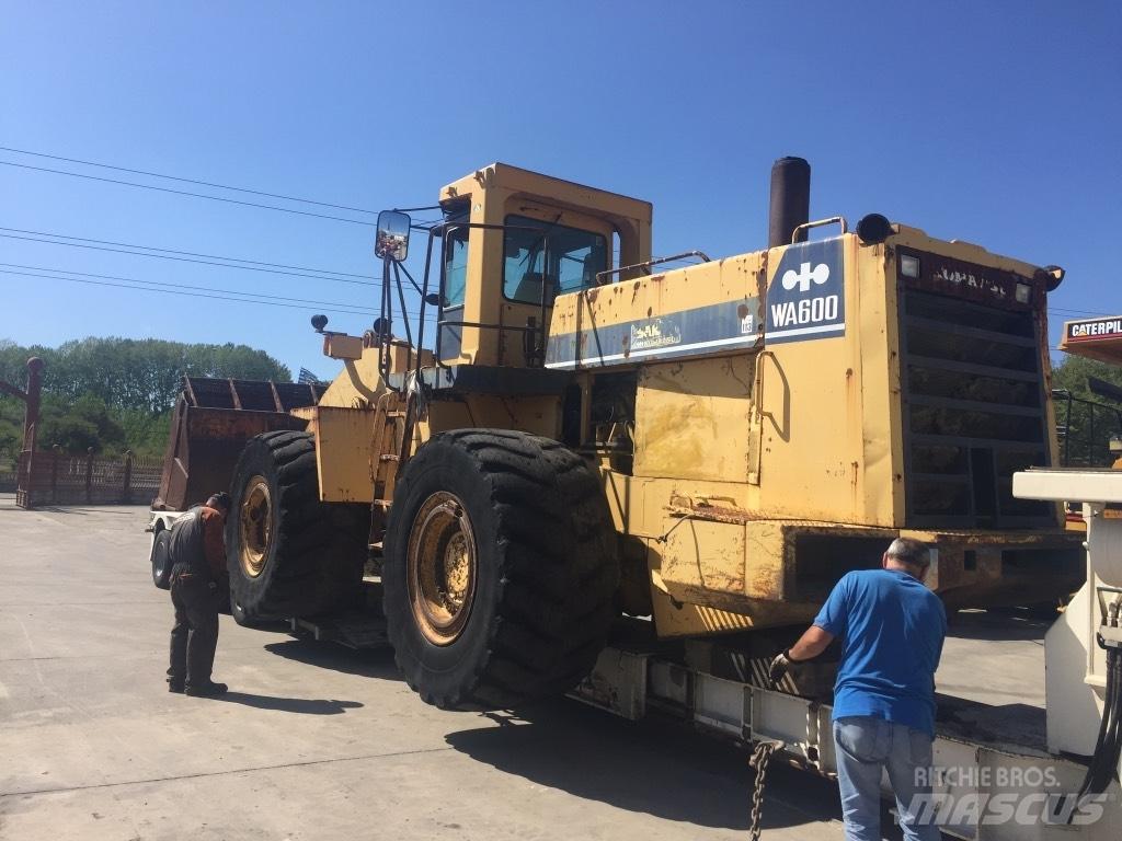 Komatsu WA600-1 Carregadeiras de rodas