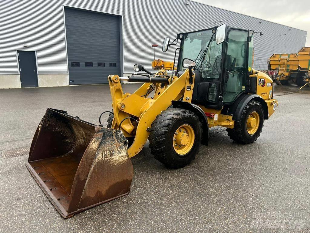 CAT 906M Carregadeiras de rodas