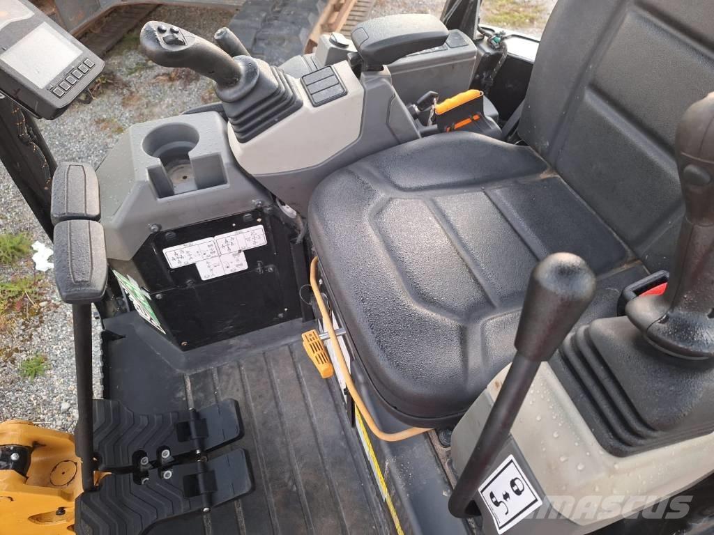 CAT 301.5 Miniescavadeiras