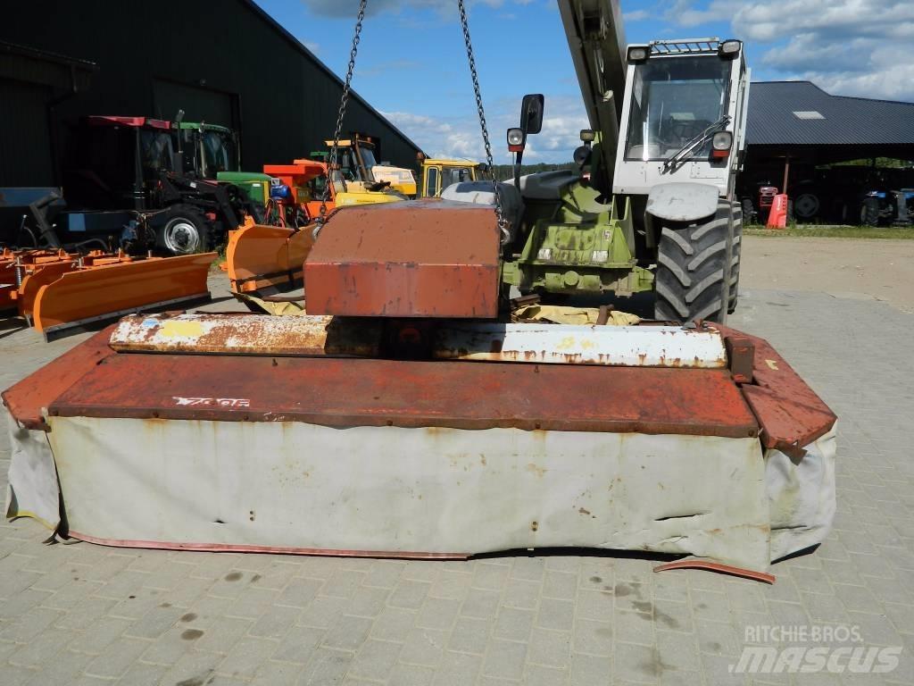Kuhn 700F Gadanheiras