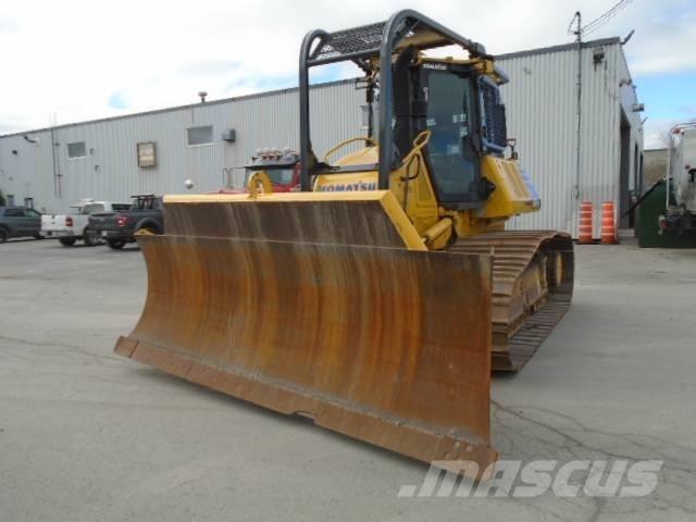 Komatsu D61PX-24 Dozers - Tratores rastos