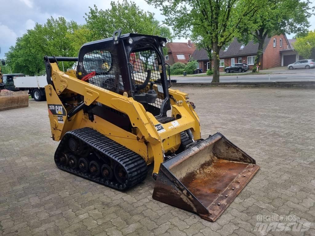 CAT 257 D Minicarregadeiras