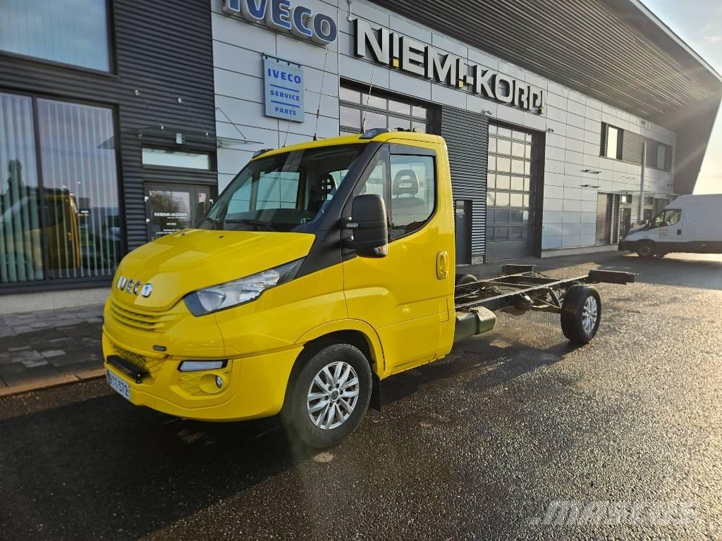 Iveco 35S18 Caixa fechada