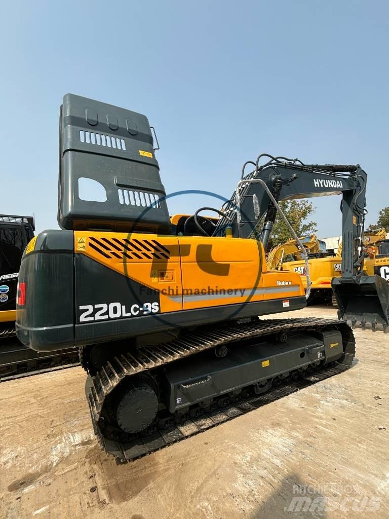 Hyundai 220LC Escavadoras Midi 7t - 12t