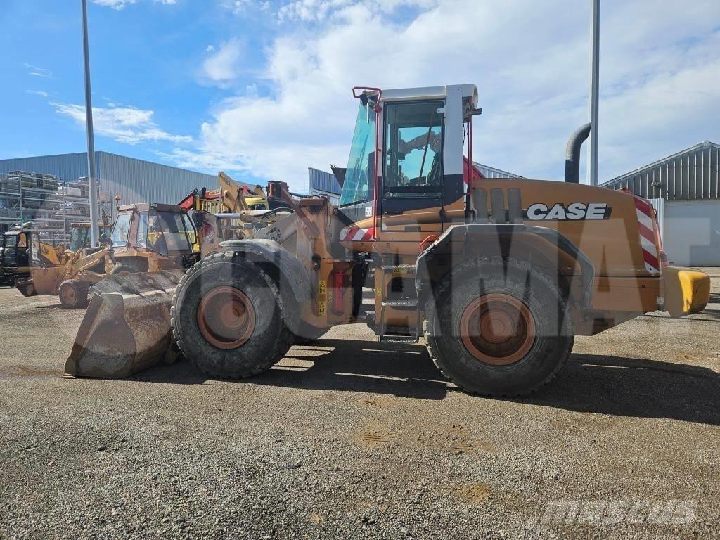 CASE 621 D Carregadeiras de rodas