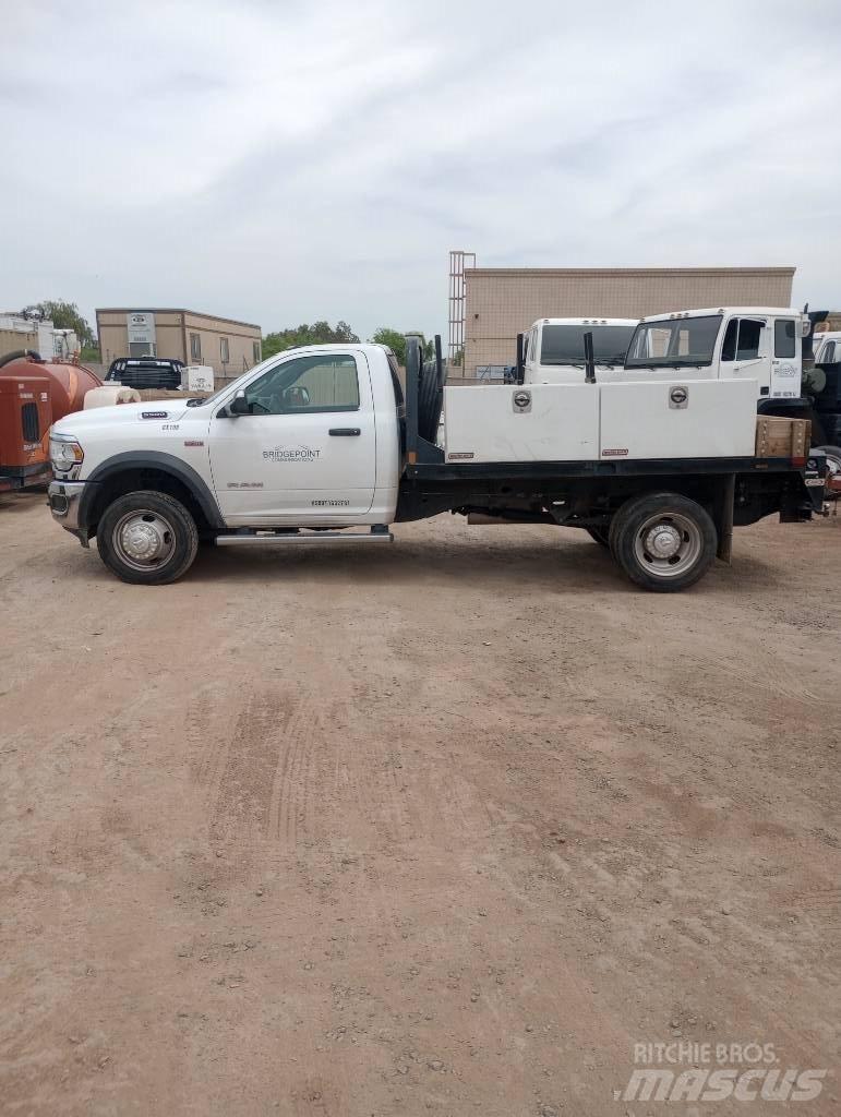 RAM 5500 Camiões estrado/caixa aberta