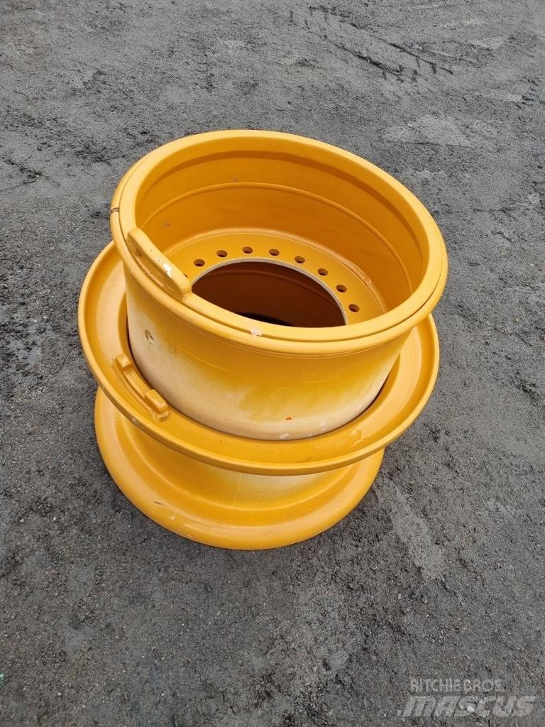 CASE 921 E rims Pneus