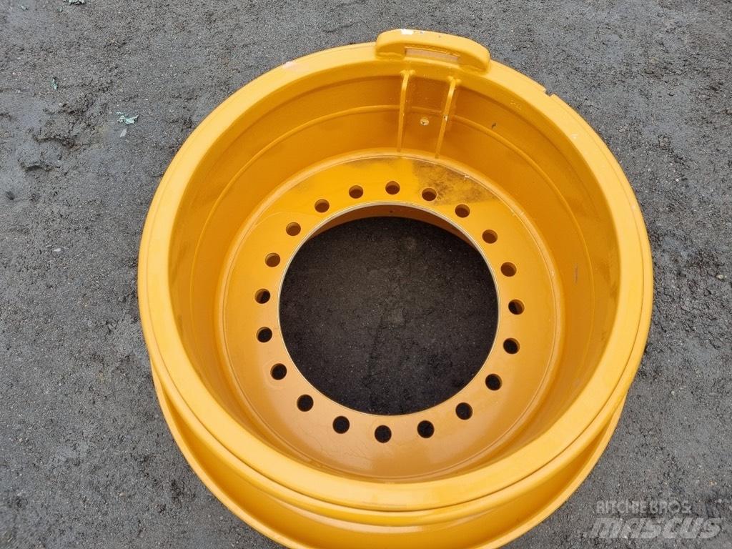 CASE 921 E rims Pneus
