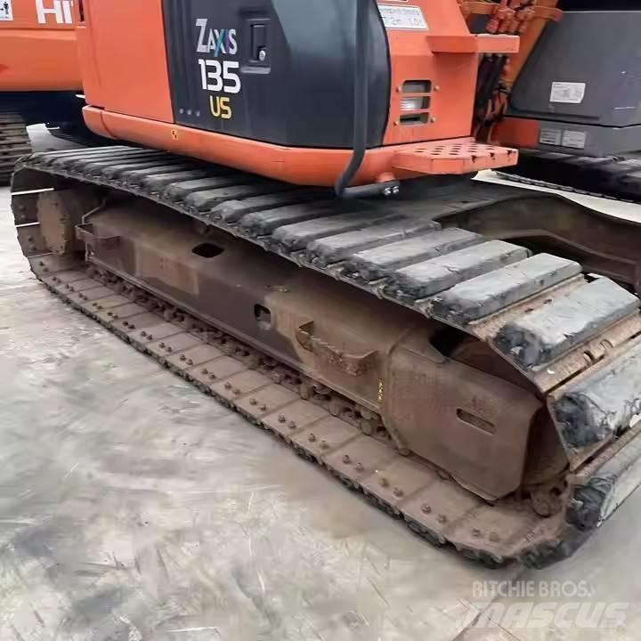 Hitachi ZX135US Escavadeiras de esteiras