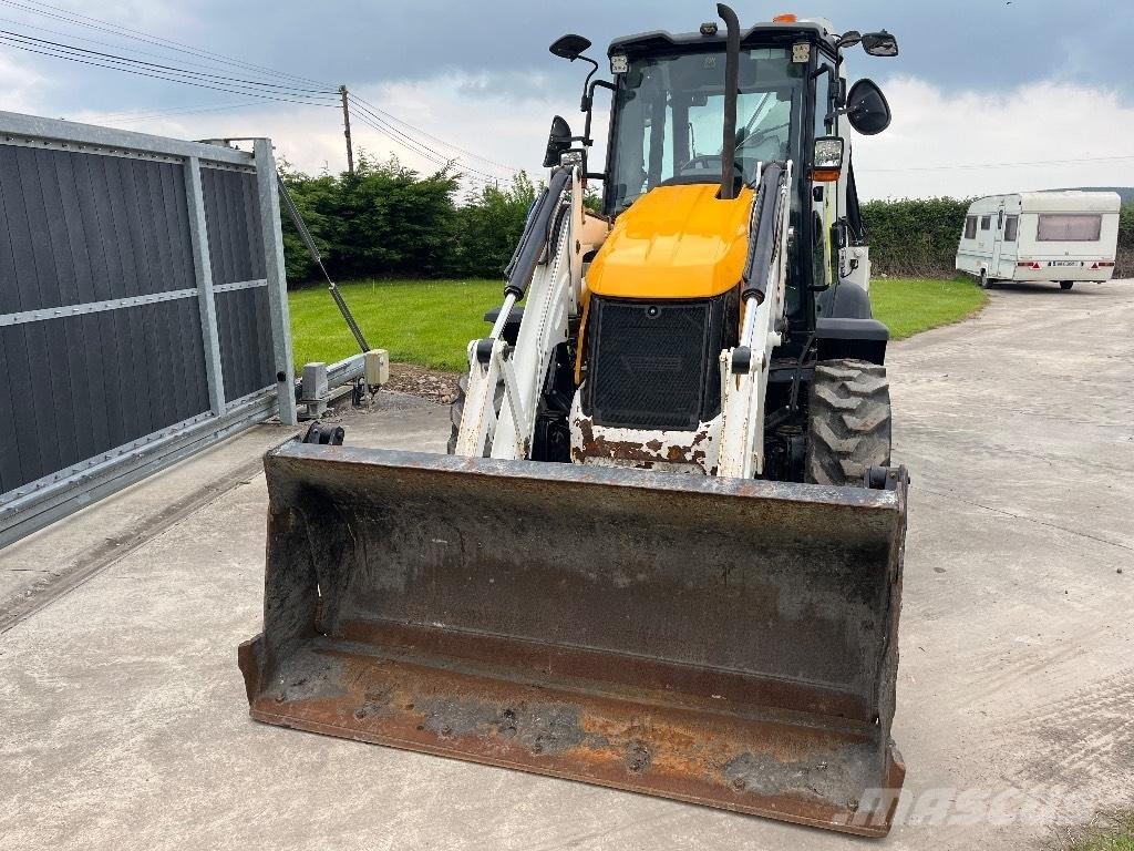 JCB 3CX Compact Retroescavadeiras