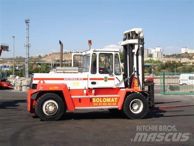 Svetruck 1875-33 Manuseadores de contentores