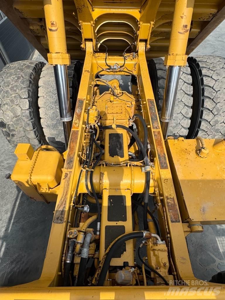 CAT 775 E Camiőes basculantes rígidos