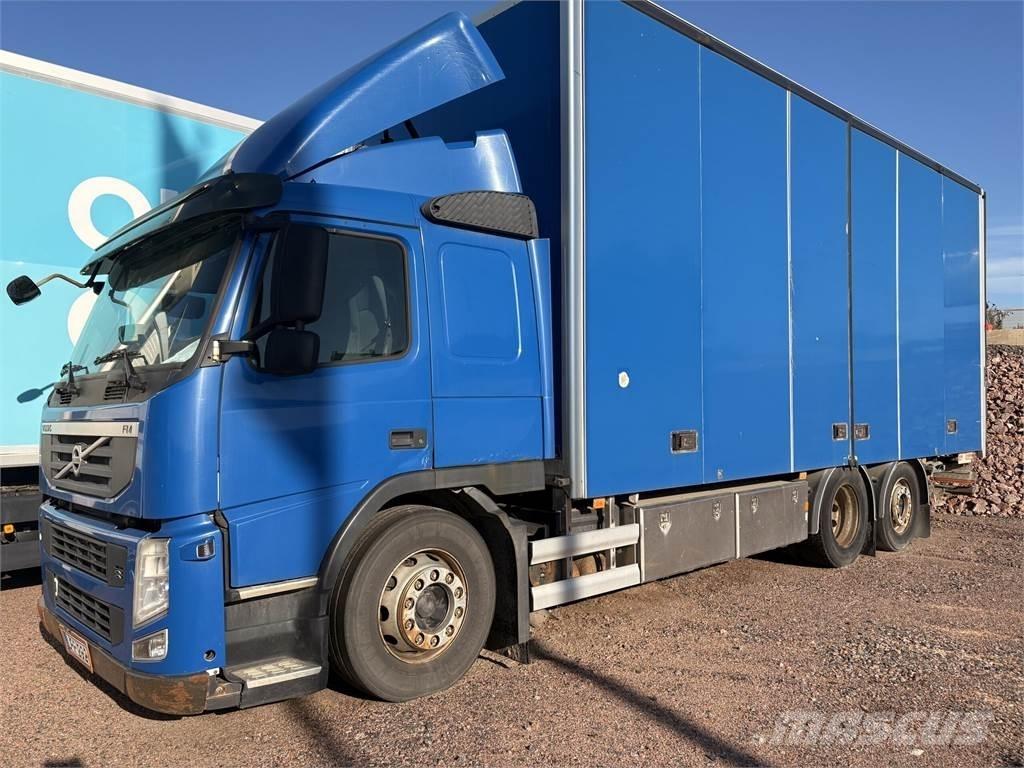 Volvo FM330 6x2 Caminhões de caixa fechada
