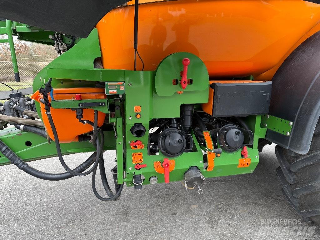 Amazone UX 11200 Pulverizadores rebocados