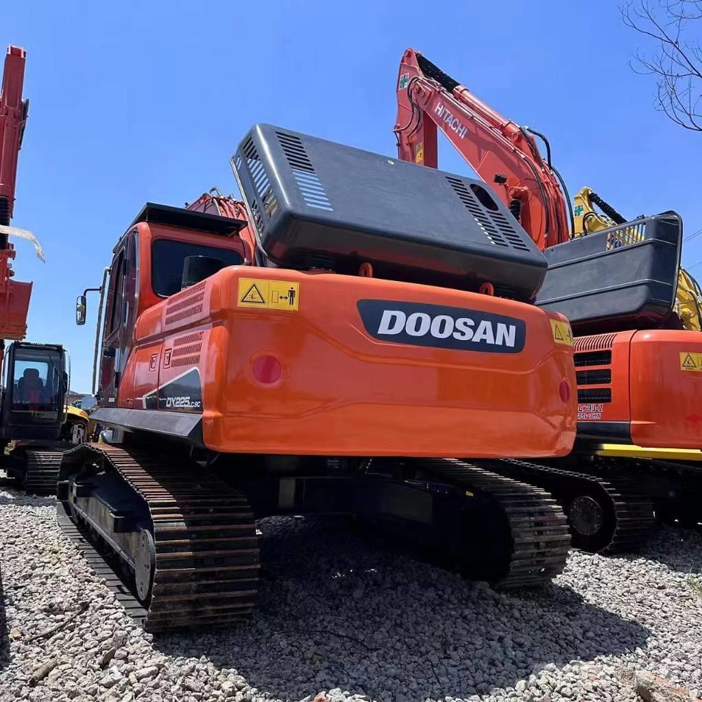 Doosan DX 225 LC Escavadeiras de esteiras