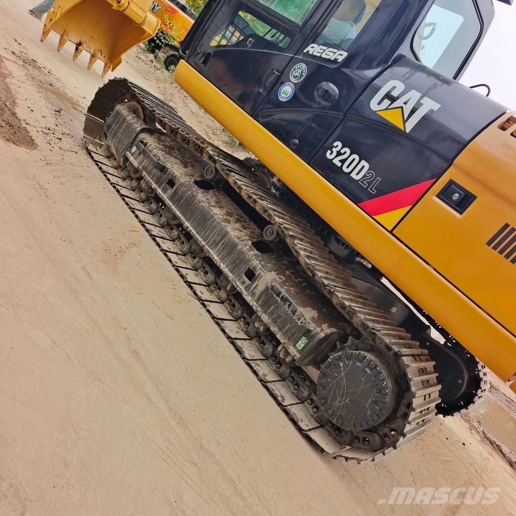 CAT 320 D2 Escavadeiras de esteiras