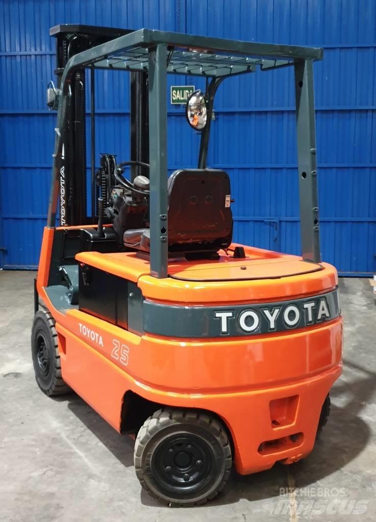 Toyota FBM 25 Empilhadores eléctricos