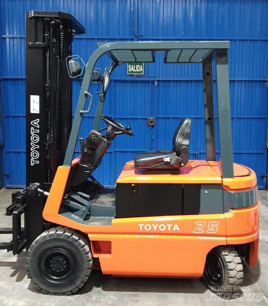 Toyota FBM 25 Empilhadores eléctricos