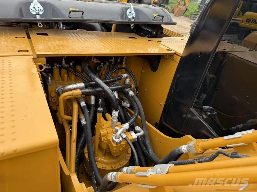 CAT 320D2 Escavadeiras de esteiras