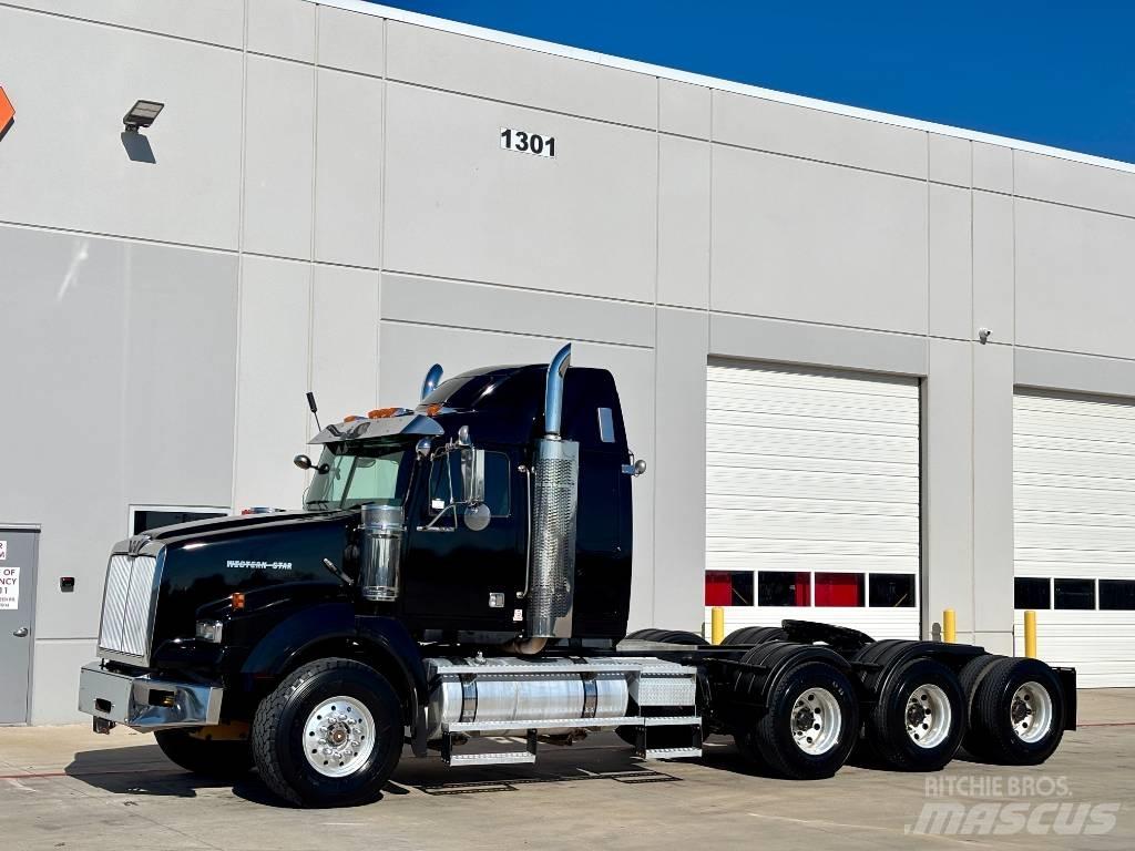 Western Star 4900 FA Cavalos Mecânicos