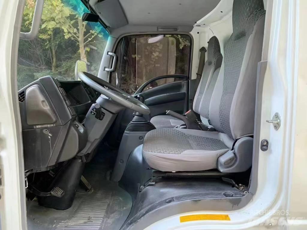 Isuzu ELF Camiões Municipais / Uso Geral