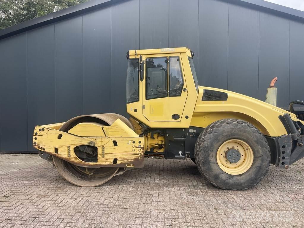 Bomag Bw 213 Cilindros Compactadores de pneus