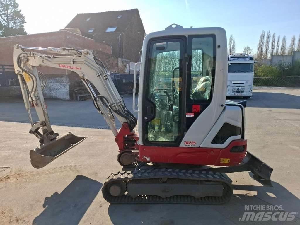 Takeuchi TB225LSA Miniescavadeiras